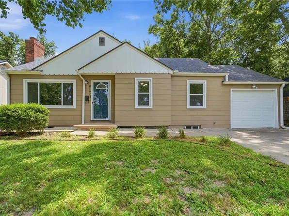 8107 Ward Pkwy, Kansas City, MO 64114