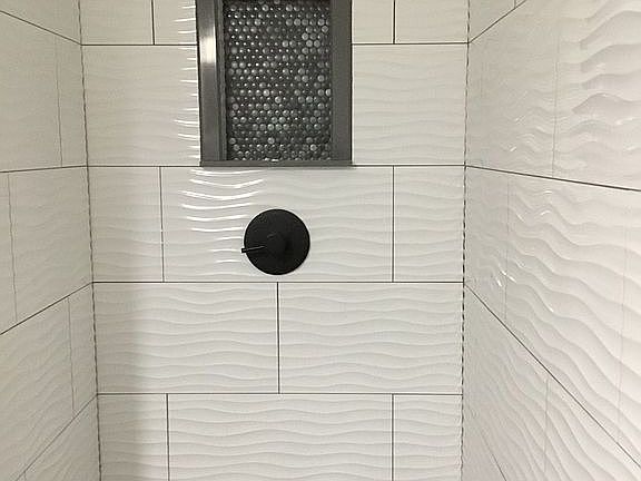 3rd image of 54 Pleasant Valley Rd