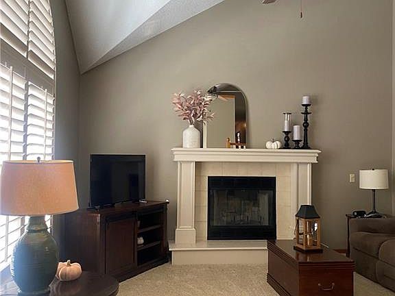 2nd image of 3105 S Vista Ct