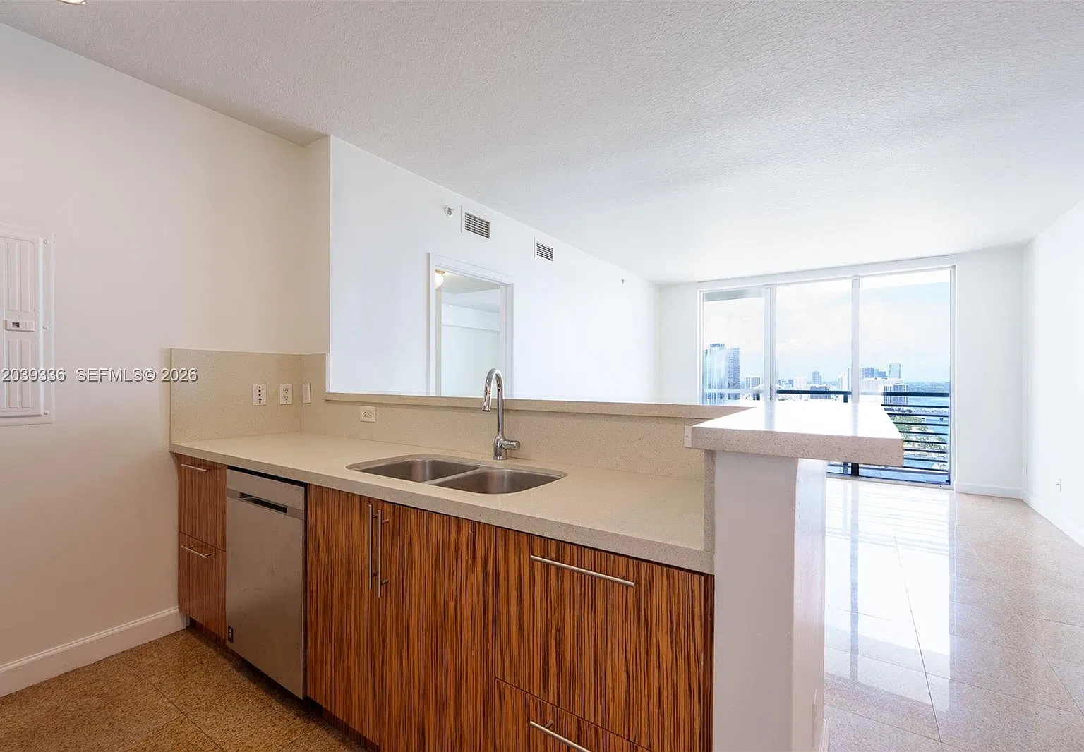 One Miami West Condo — Photo 4
