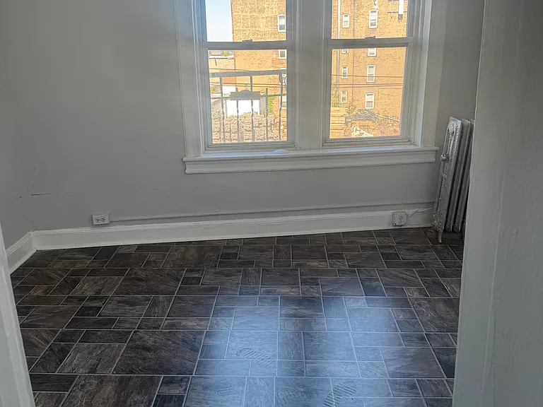 239 Beacon Ave #12 — Photo 2