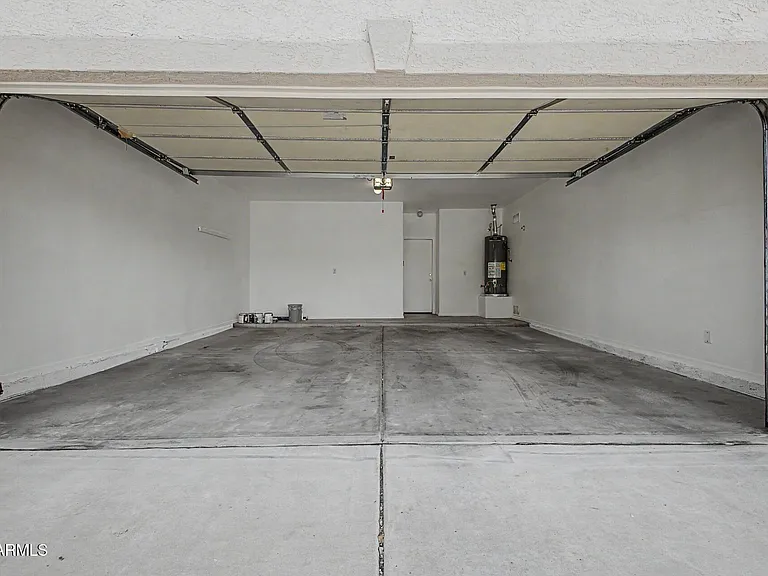 635 W Colt Rd — Photo 24