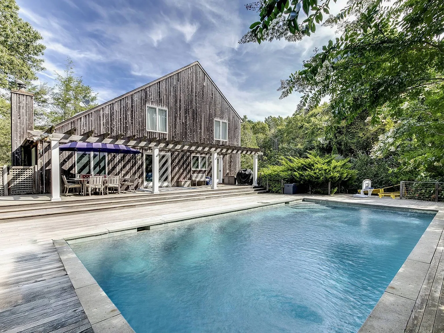 Bright & Spacious Water Mill Oasis With Pool — Photo 1