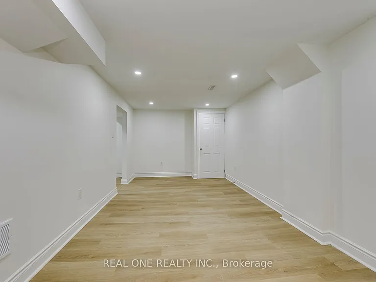 655 Paragon Pl E #BASEMENT — Photo 10