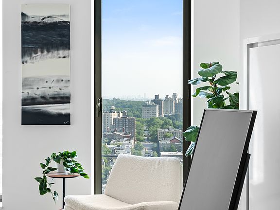 5th image of 545 Vanderbilt Ave APT 19I