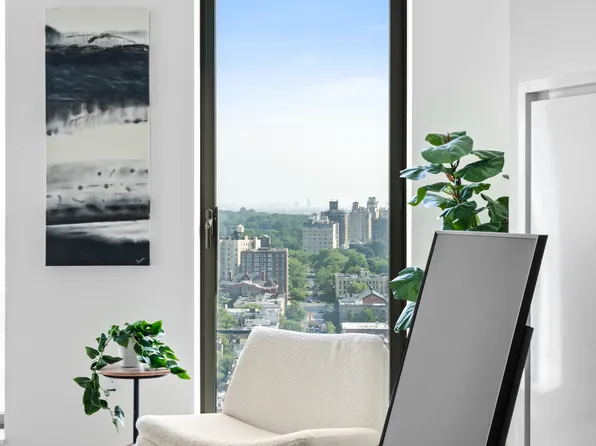 545 Vanderbilt Avenue image 5 of 16