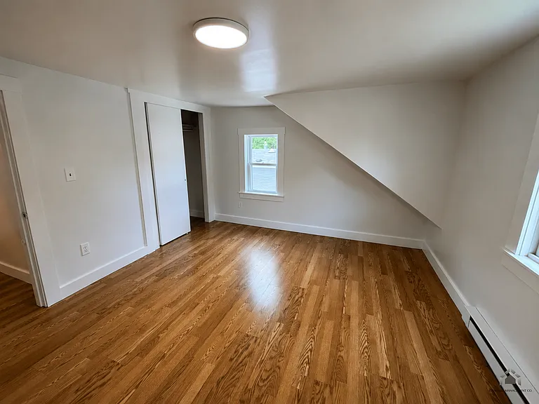 37 Windsor St — Photo 11