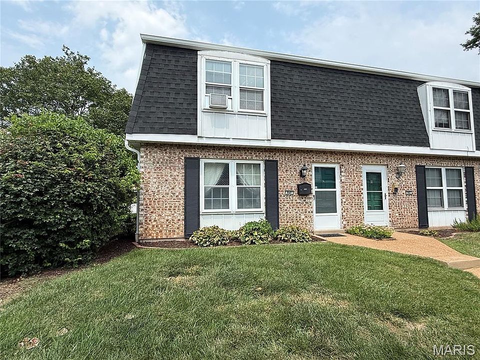 1st image of 840 Dumont Pl