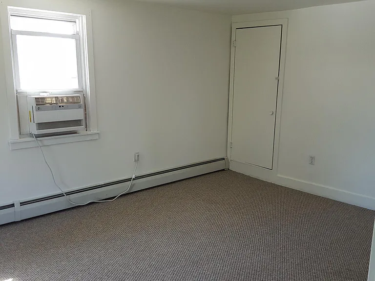 225 W Cherry St #B — Photo 6