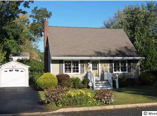 17 McLean St, Red Bank, NJ 07701