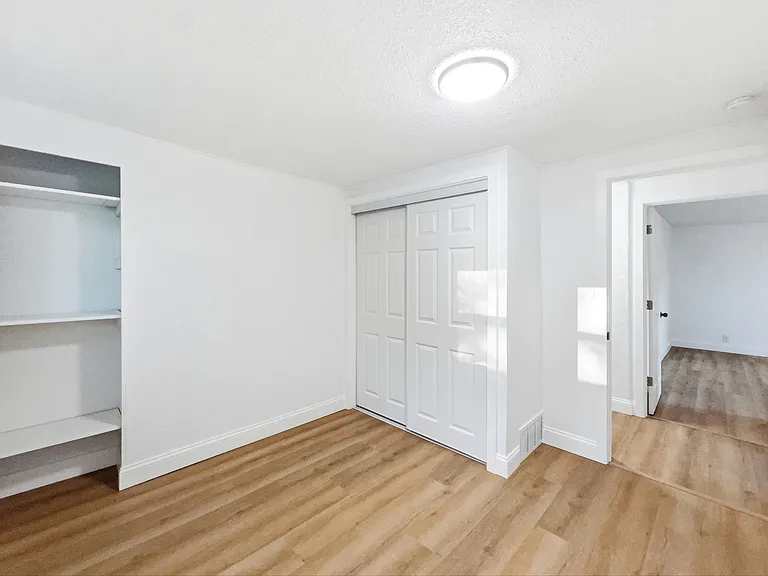 2124 Bernice Ave — Photo 8