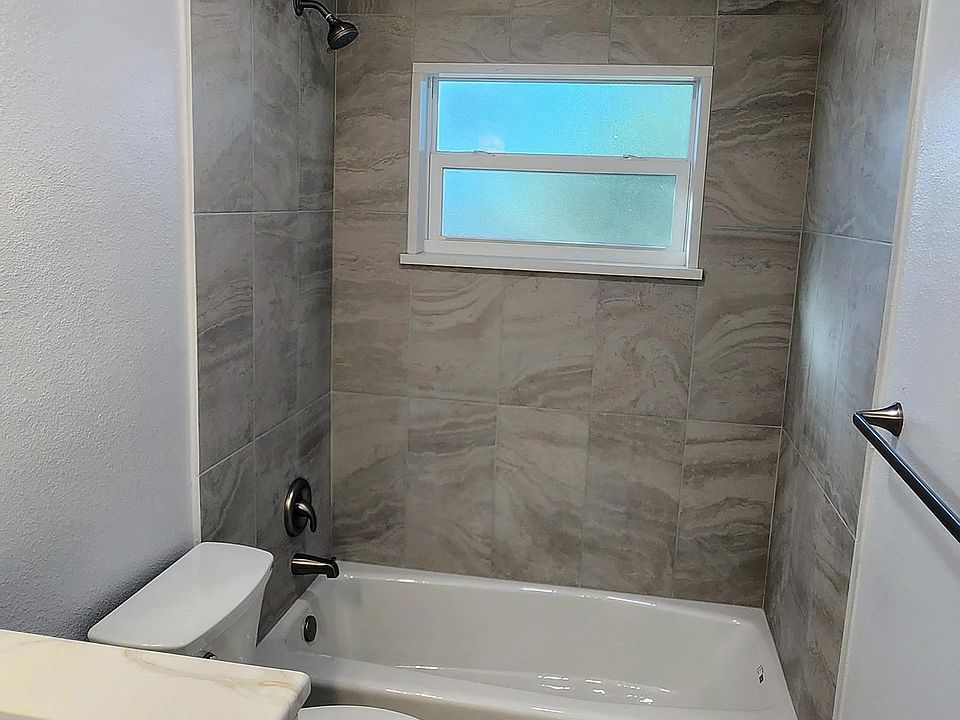 1st image of 1324 Idlewild Ct #1324