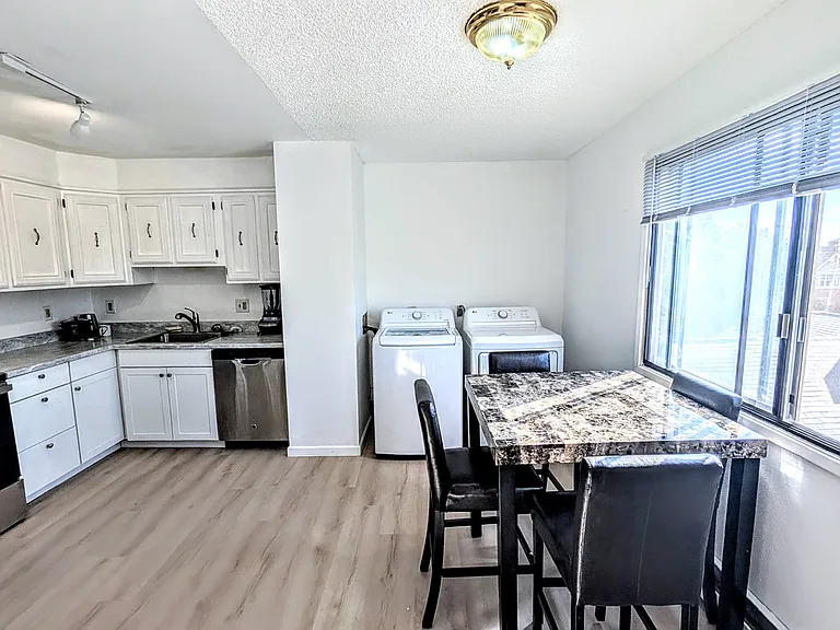 433 E 14th Ave #6 — Photo 6