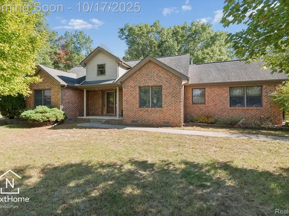 17401 Hannan Rd, New Boston, MI 48164