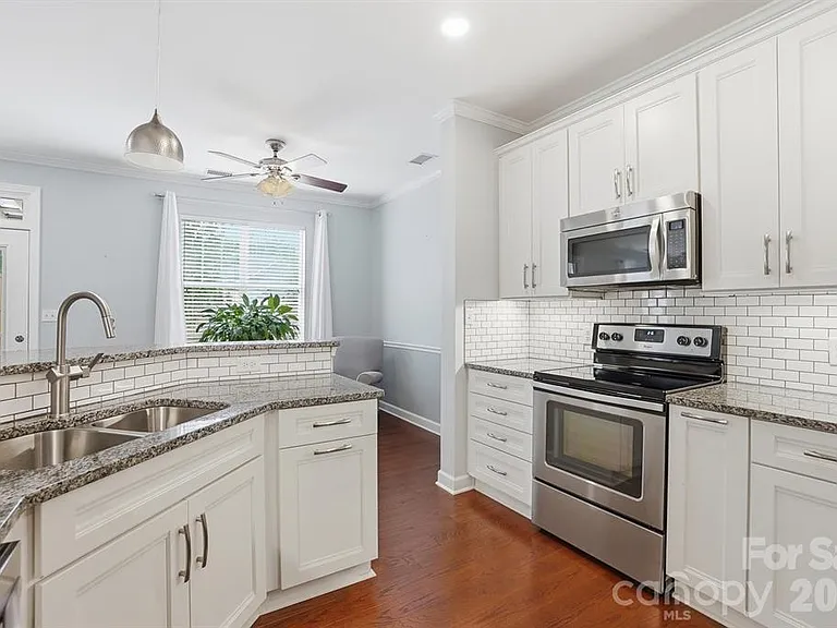 19512 Topgallant Dr — Photo 22