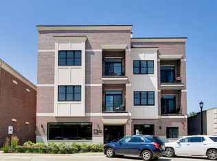 514 Hillgrove Ave #303, Western Springs, IL 60558