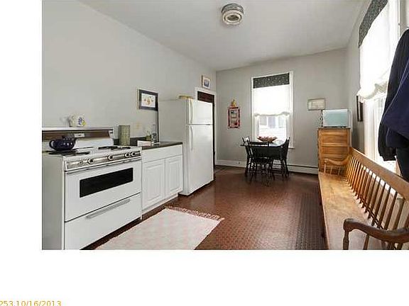 3rd image of 25 Glenwood Ave