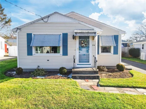 94 McAloon St, Pawtucket, RI 02861