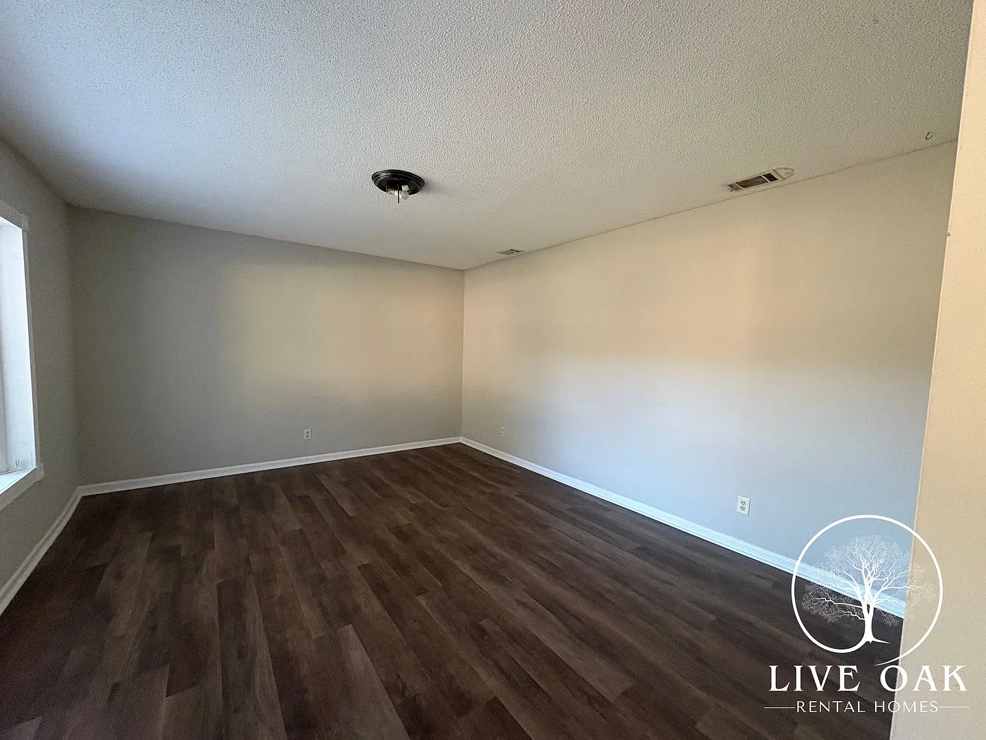 Move In Special: $500 Off 1st Month's Rent — Photo 4