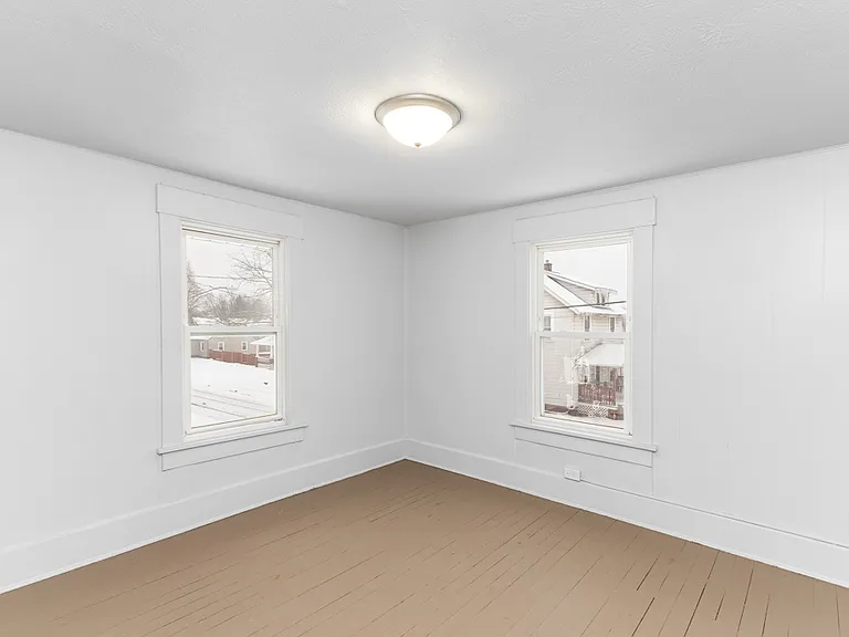 2202 Georgetown Rd NE — Photo 9