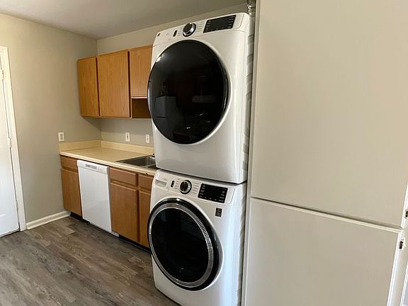 2nd image of 98 N Rogers St #4