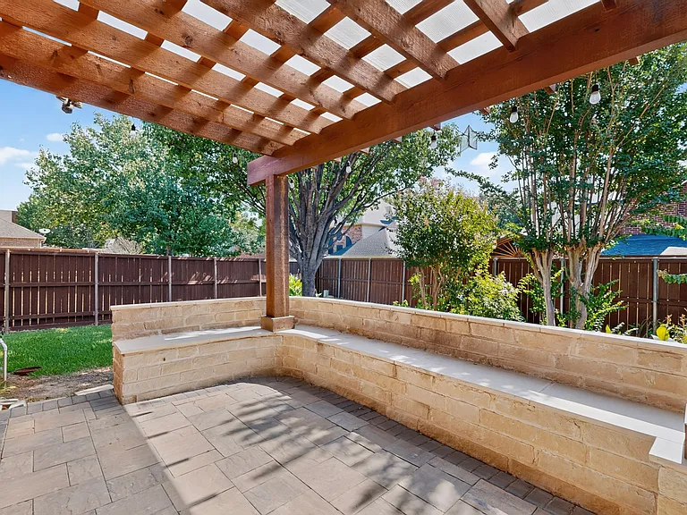 1812 Meadow Ridge Dr — Photo 34
