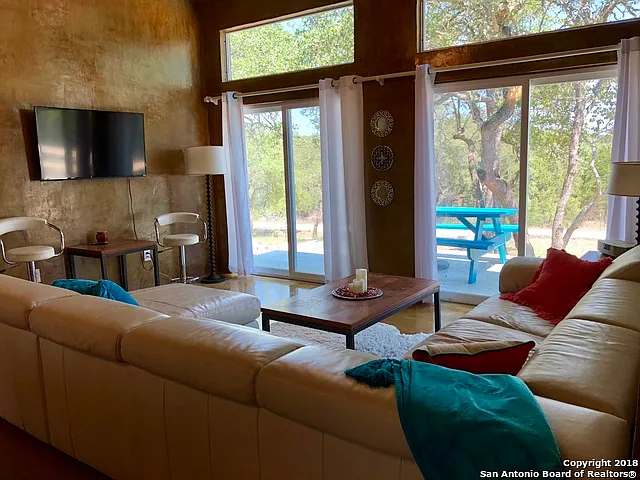 2 bed, 2.0 bath, 1056 sqft, $1,500 — Photo 2