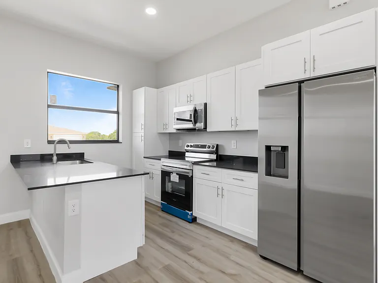 8014 Mangrove Cir — Photo 3