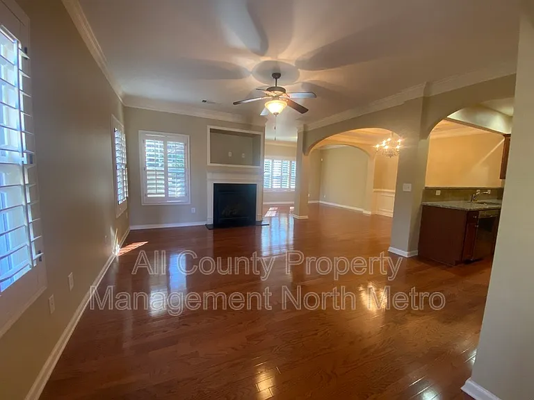 5365 Donehoo Ct — Photo 2