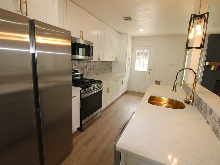 3807 Briarhaven St — Photo 7