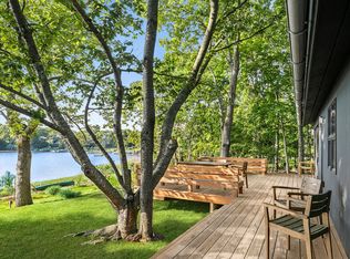 33 Bluff Point Rd, Sag Harbor, NY 11963