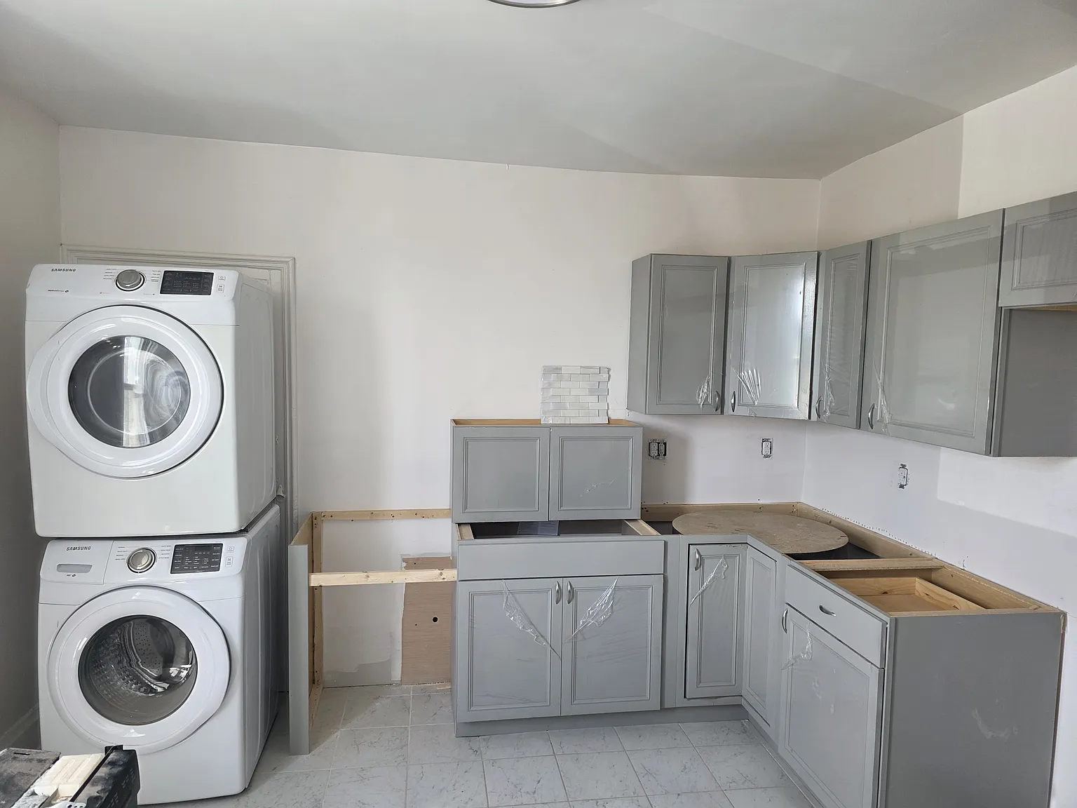 1 bed, 1000 sqft, $1,350 — Photo 1