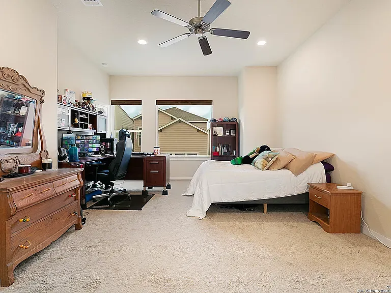 3831 Harry Wurzbach Rd #21 — Photo 30