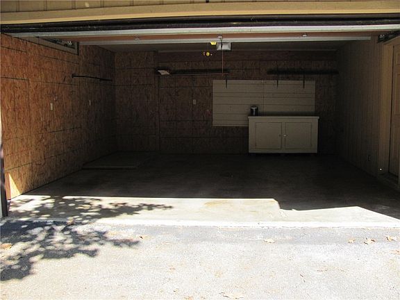 2nd image of 1 Rayburn Ln