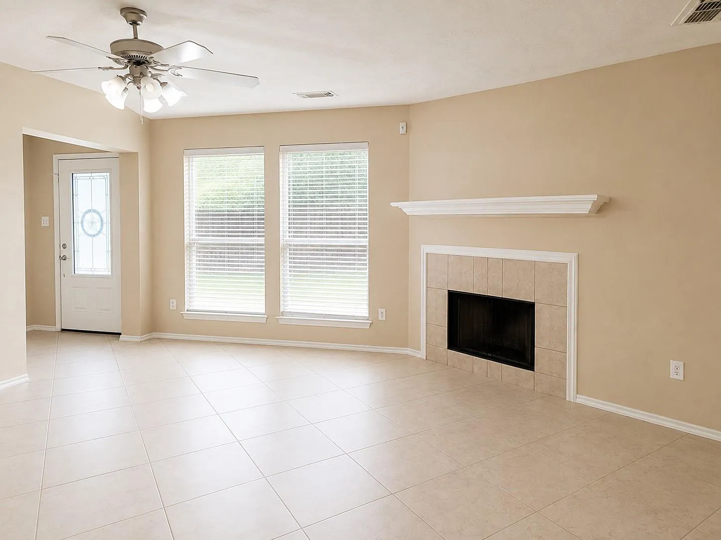 4 bed, 2.5 bath, 2168 sqft, $2,500 — Photo 3