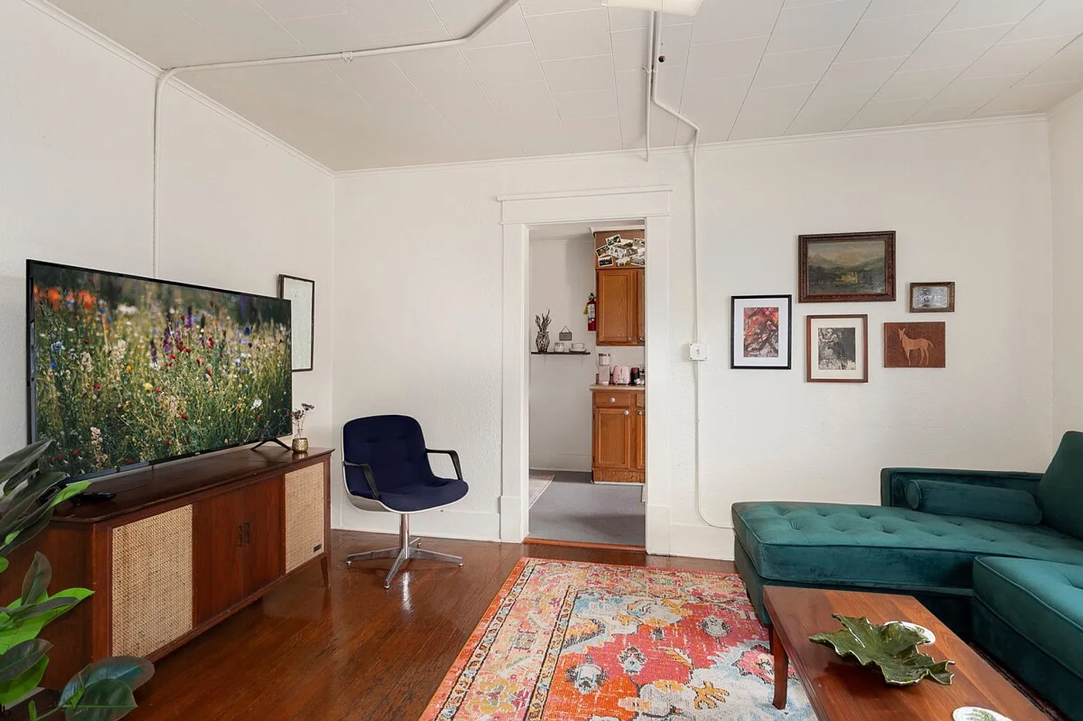 2 bed, 1.0 bath, 796 sqft, $2,250 — Photo 4