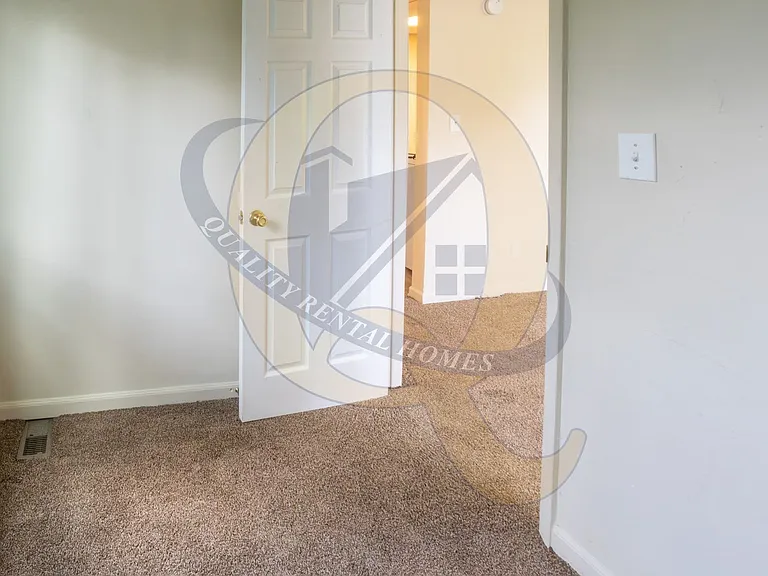 2145 E McLean Ave — Photo 16