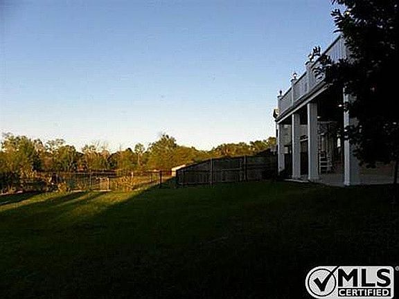 3rd image of 4408 Lakeside Dr