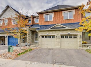 56 N Lake Rd #22, Richmond Hill, ON L4E 0G5