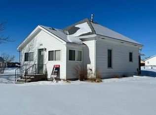 305 W 3rd St, Paxton, NE 69155