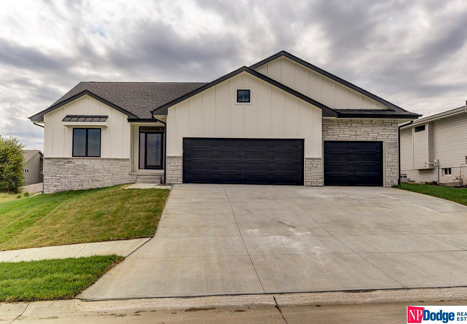 16611 Gilder Ave, Bennington, NE 68007 MLS 22300176 Zillow