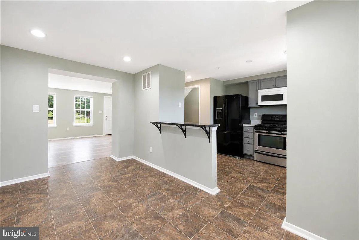 4 bed, 1485 sqft, $2,000 — Photo 4