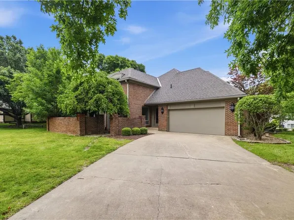 5204 W 112th St, Leawood, KS 66211