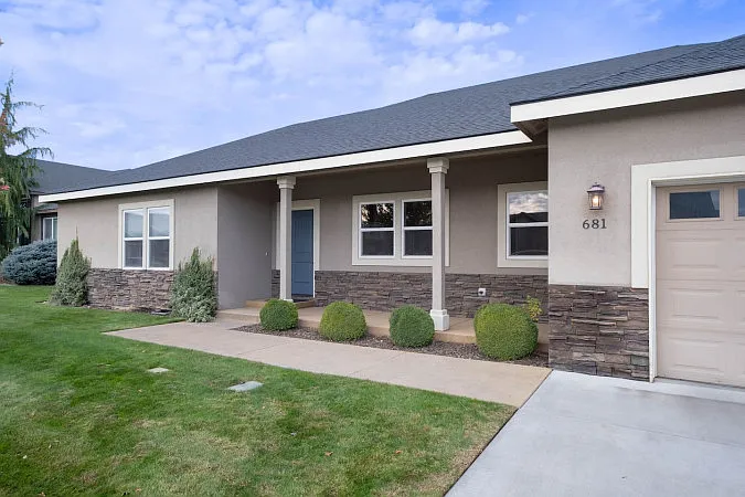 Building Photo - Tanglewood Dr