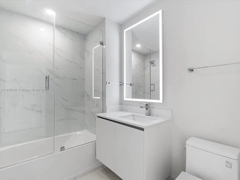 700 NE 24th St #4906 — Photo 31
