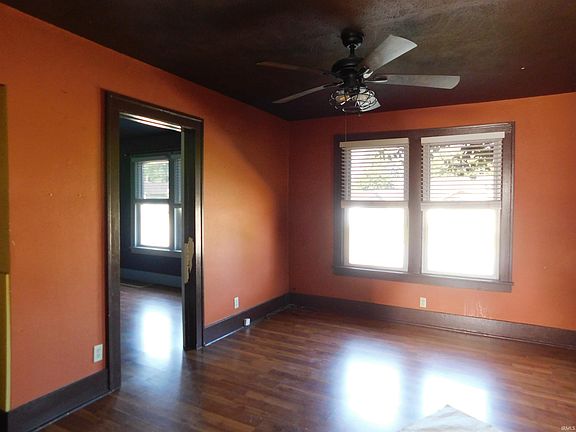 4th image of 2219 W 6th St