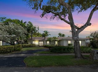 2011 NE 211th St, Miami, FL 33179