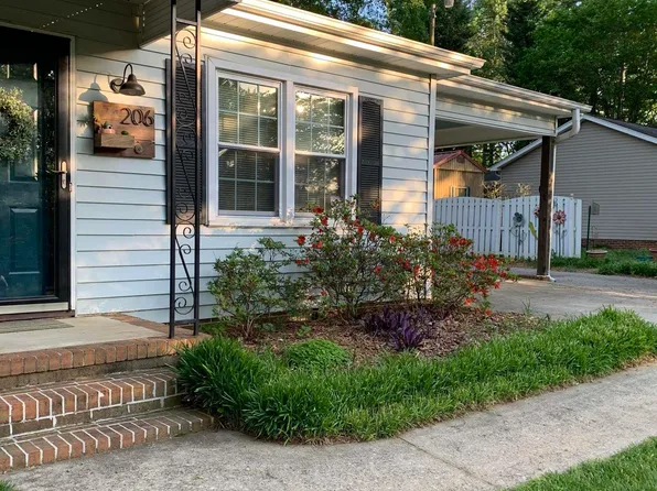 206 Mill Estate Rd, Taylors, SC 29687