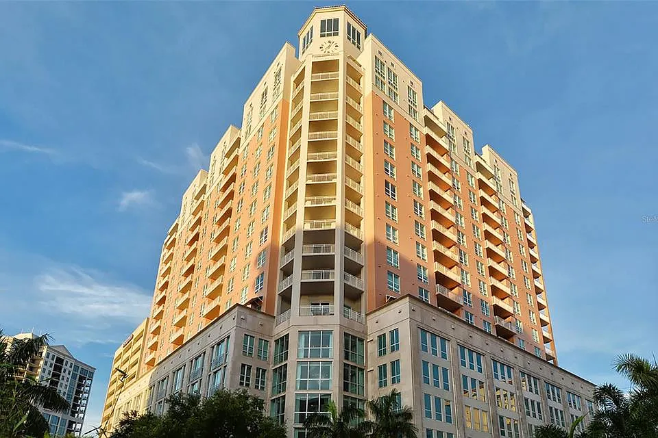 1350 Main St #1007