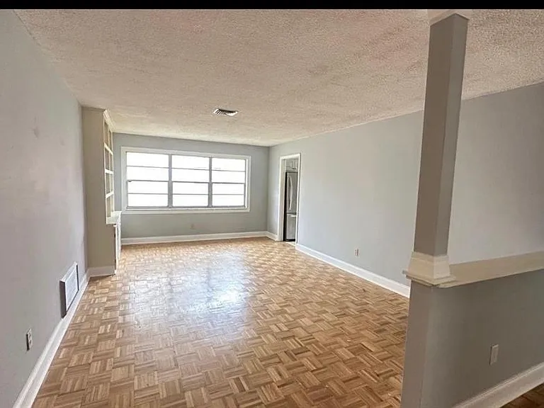 2380 Timbercrest Cir W — Photo 5
